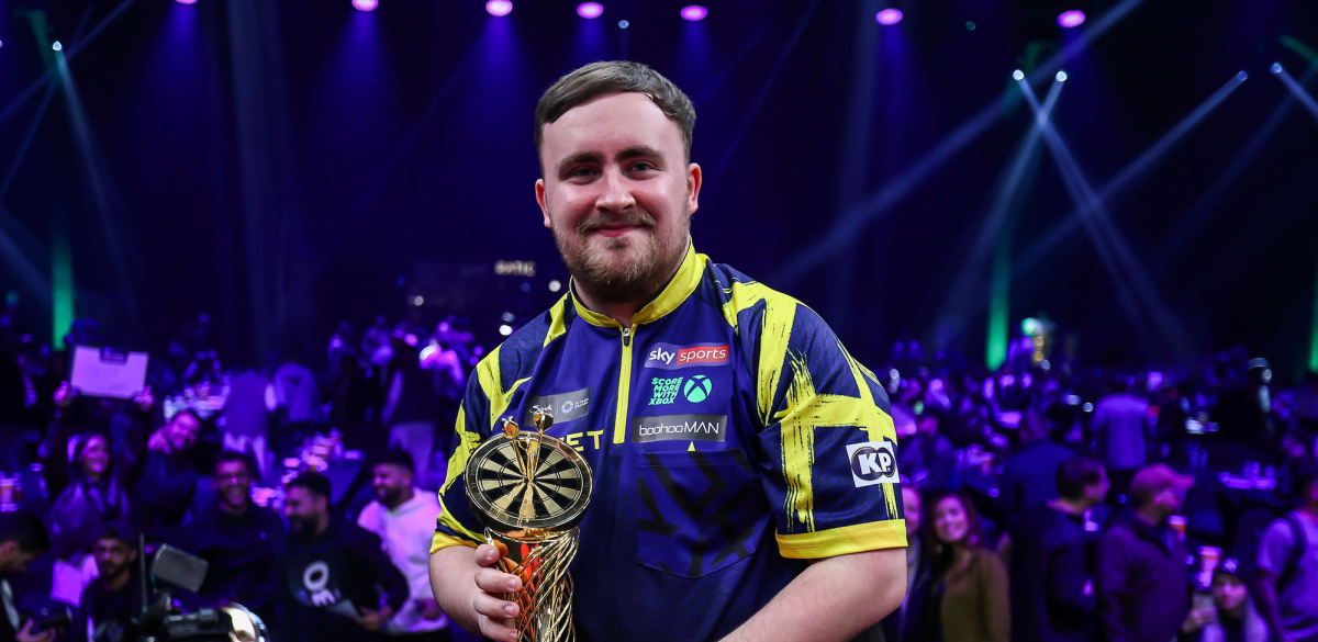 Luke Littler wint Saudi Arabia Darts Masters finale tegen Michael van Gerwen