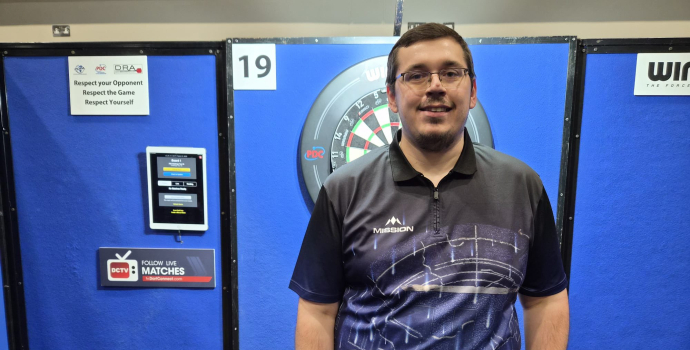 Jack Tweddell wint 2026 Winmau Challenge Tour in Arena MK
