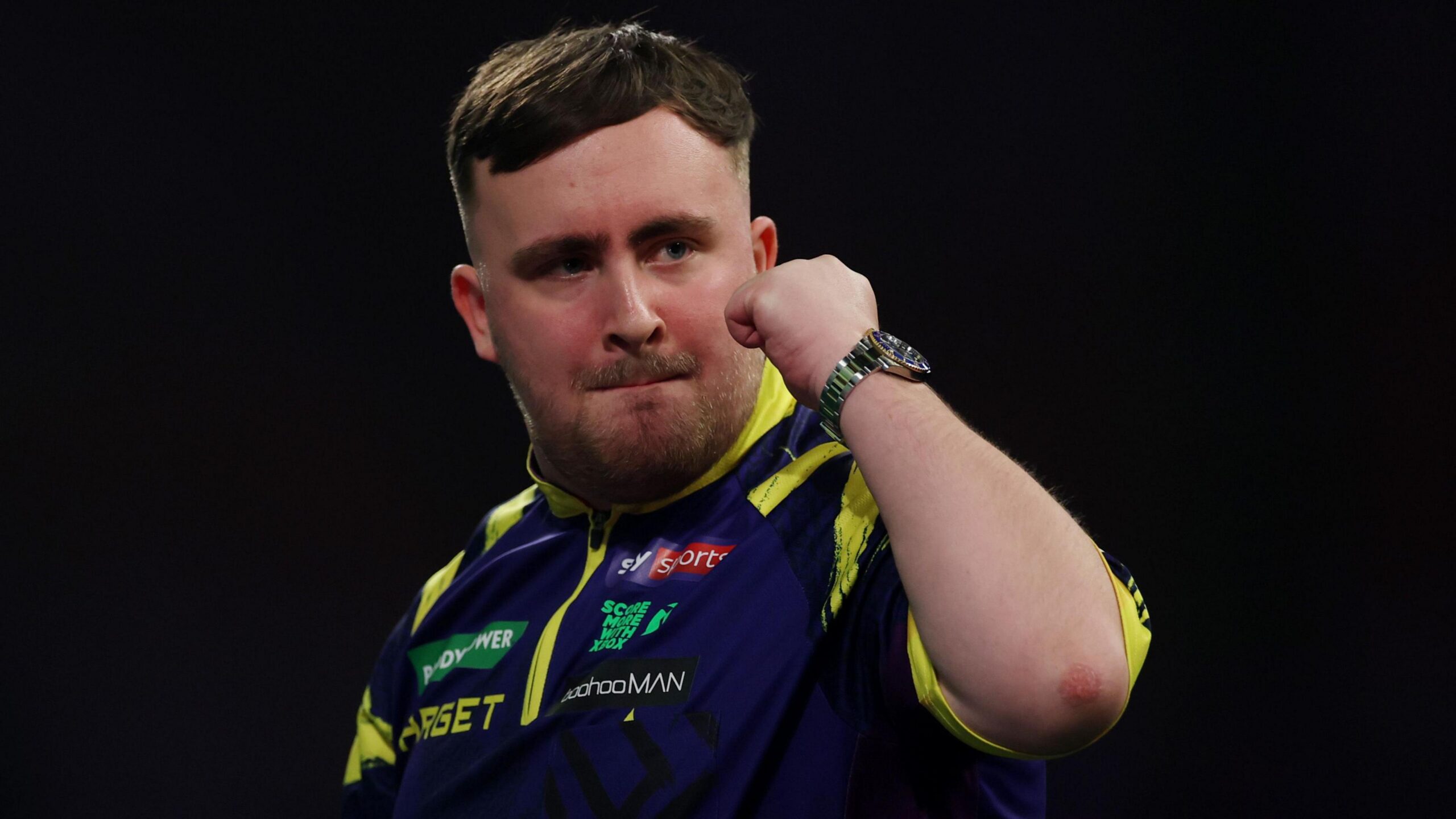 Luke Littler tijdens zijn wedstrijd op de World Masters